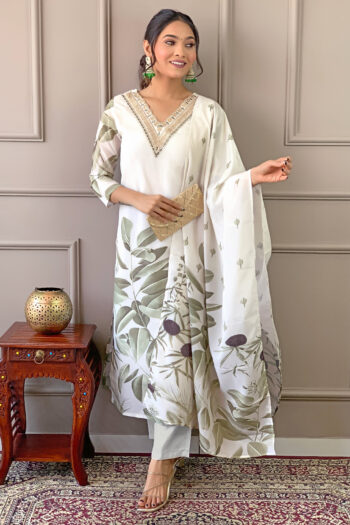 Women Embroidered  Frencs Crepe Kurta With Pant And Digital Print Dupata Set