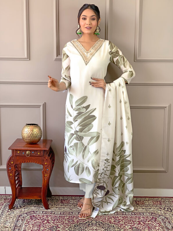 Women Embroidered  Frencs Crepe Kurta With Pant And Digital Print Dupata Set