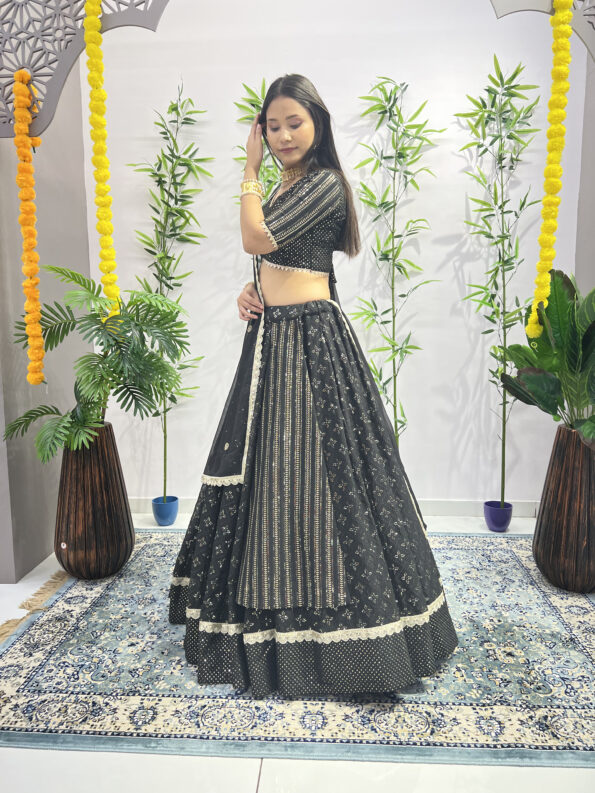 Chamkila Lahenga (Full Stitched)