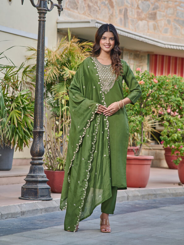 Women's Embroidered Simar Kurti With Pant & Dupatta Set