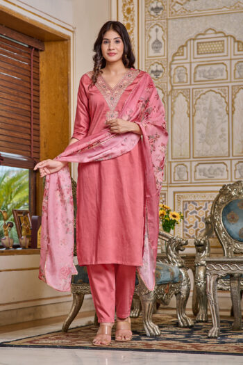 Women Embroidered Chanderi Kurta With Pant And Dupata Set