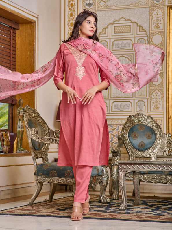 Women Embroidered Chanderi Kurta With Pant And Dupata Set