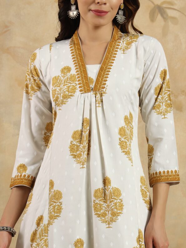 Women's Cottan Blend Printed Straight Kurta with Pant And  Dupatta Sets